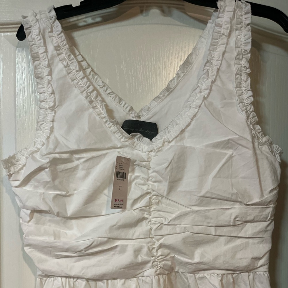 Beautiful white blouse Sz L. NWT